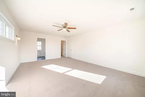 7093 Leeds Mnr, Marshall, VA 20115 photo 25