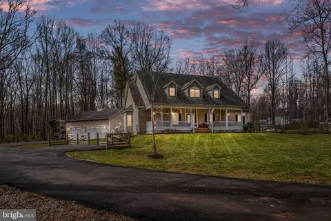 7201 Della St, Warrenton, VA 20186
