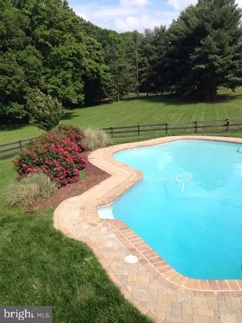 6239 Beverleys Mill Rd, Broad Run, VA 20137 photo 2