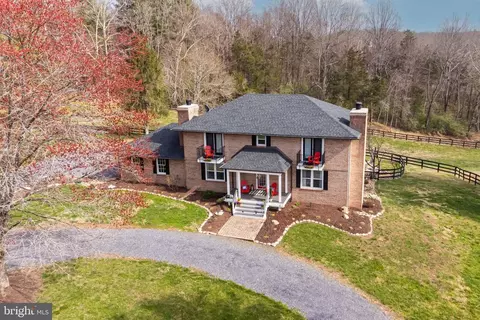7945 Citation Dr, Marshall, VA 20115 photo 2