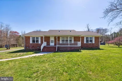 5215 Courtneys Corner Rd, Sumerduck, VA 22742