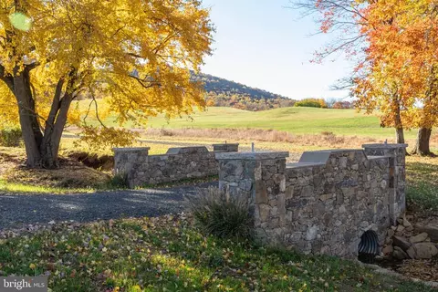 5839 Piedmont Station Rd, Delaplane, VA