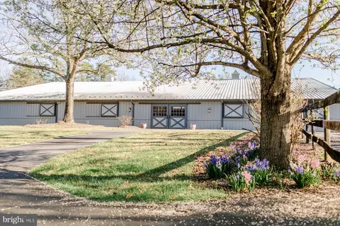 11612 Putnams Mill Rd, Hume, VA 22639