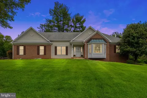 53 Menlough Dr, Warrenton, VA 20186