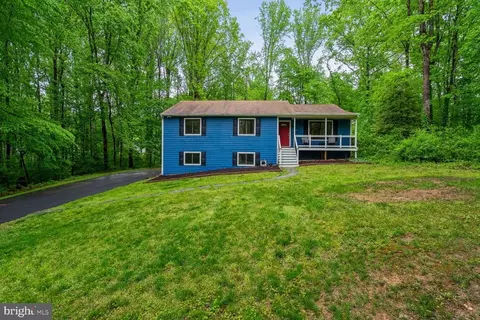 7358 Hilly Ln, Warrenton, VA 20187