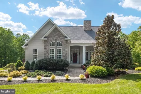 7544 Leeds Manor Rd, Marshall, VA 20115