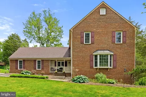7117 Westmoreland Dr, Warrenton, VA 20187