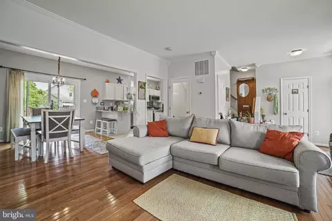 8392 Eldorado Dr, Marshall, VA 20115 photo 4