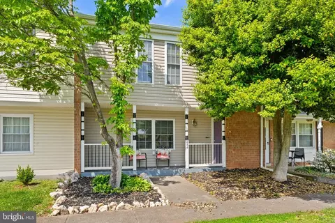 284 Jackson St, Warrenton, VA 20186