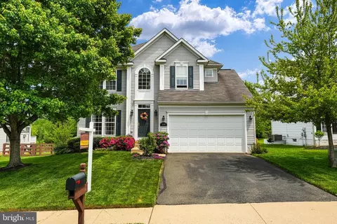 6608 Clarkes Meadow Dr, Bealeton, VA 22712