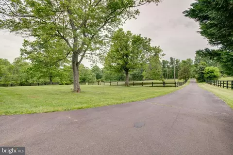 3882 Dumfries Rd, Catlett, VA 20119 photo 2