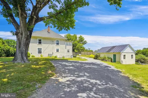 5007 Leeds Manor Rd, Markham, VA 22643