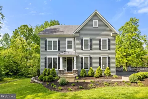 8297 Salem Ridge Rd, Marshall, VA 20115