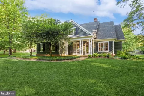 5194 Chase Ln, Midland, VA 22728