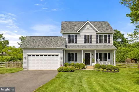 7128 Meadow St, Warrenton, VA 20187