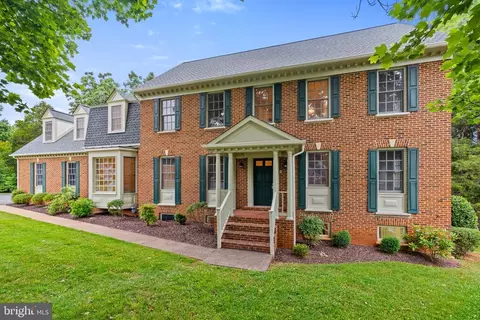 7589 Cannoneer Ct, Warrenton, VA 20186
