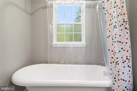 10677 Bears Den Rd, Marshall, VA 20115 photo 30