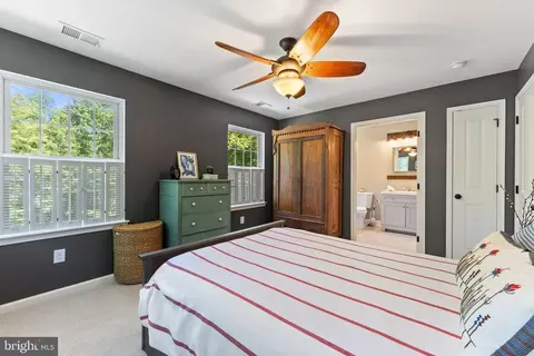 10677 Bears Den Rd, Marshall, VA 20115 photo 28