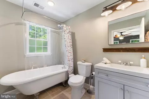 10677 Bears Den Rd, Marshall, VA 20115 photo 29