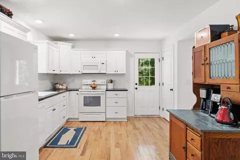 10677 Bears Den Rd, Marshall, VA 20115 photo 15
