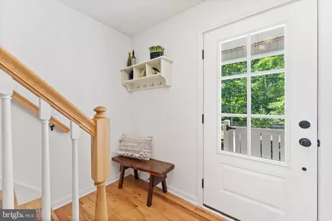 10677 Bears Den Rd, Marshall, VA 20115 photo 11