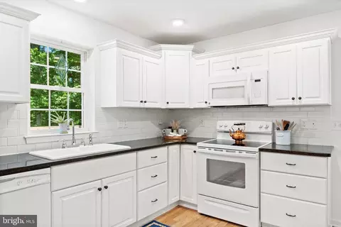 10677 Bears Den Rd, Marshall, VA 20115 photo 16