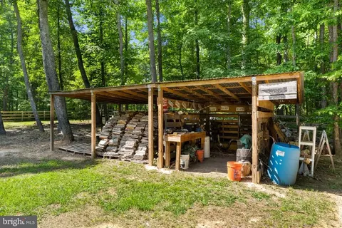 10677 Bears Den Rd, Marshall, VA 20115 photo 43