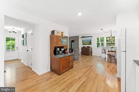 10677 Bears Den Rd, Marshall, VA 20115 photo 13