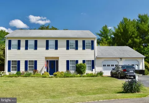 7420 Shamrock Ct, Warrenton, VA 20187