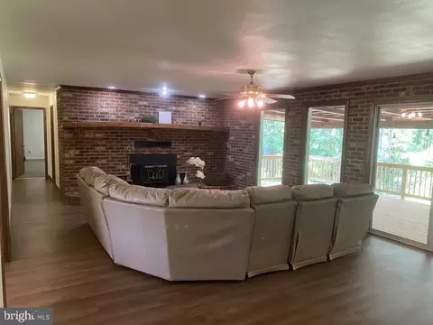 4596 Sumerduck Rd, Sumerduck, VA 22742 photo 5