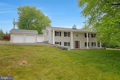 6375 Emerson Ln, Warrenton, VA 20187