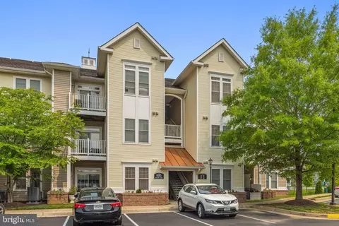 6185 Willow Pl #107, Bealeton, VA 22712