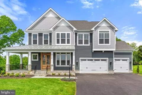 8106 Blue Hills Dr, Warrenton, VA 20186