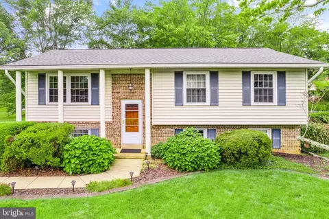 7148 Spotsylvania St, Warrenton, VA 20187