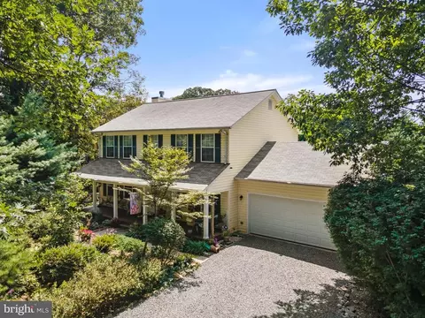 7253 Ridgedale Dr, Warrenton, VA 20186
