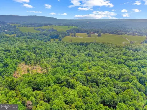 6041 Varzara Rd, Marshall, VA photo 3