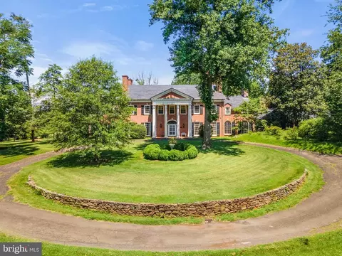 8457 Oaks Rd, Warrenton, VA 20186