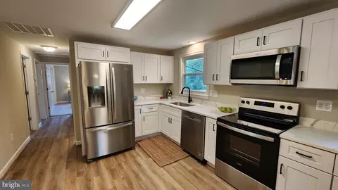 5655 Beverleys Mill Rd, Broad Run, VA 20137 photo 2