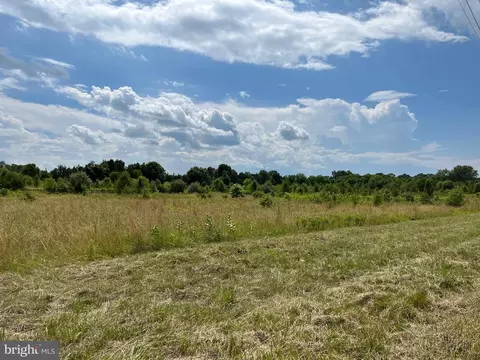 Folkstone Ln, Remington, VA 22734