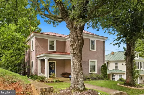 172 Waterloo St, Warrenton, VA 20186