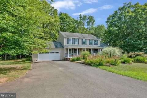 9343 Green Meadows Rd, Warrenton, VA 20187