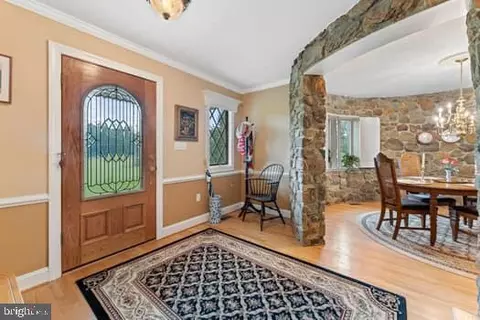 6115 Georgetown Rd, Broad Run, VA 20137 photo 2
