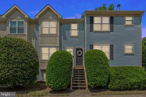 203 Fernwood Pl, Warrenton, VA 20186