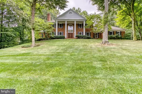 6023 Finchingfield Rd, Warrenton, VA 20187