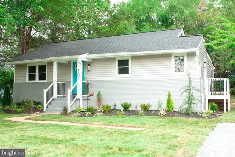 301 N Duey Rd, Remington, VA 22734