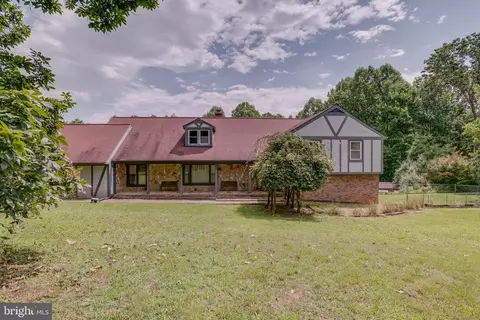 7721 Churchill Ct, Marshall, VA 20115