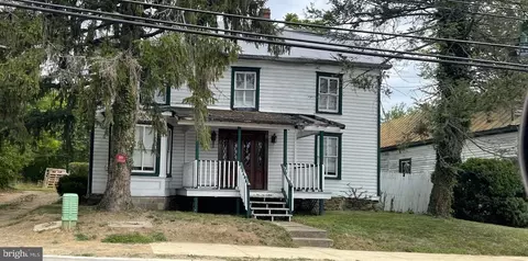 8328 W Main St W, Marshall, VA