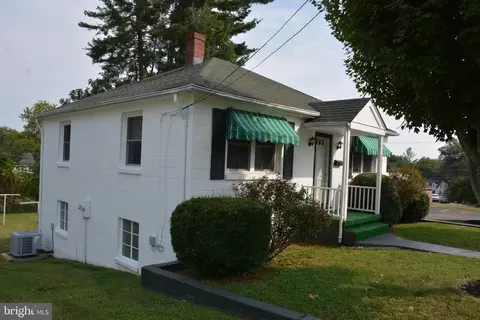 207 Elm St, Warrenton, VA 20186