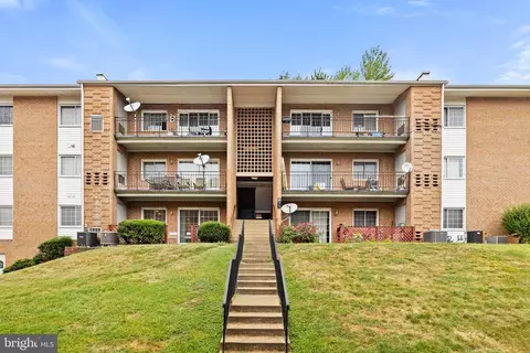 635 Waterloo Rd #211, Warrenton, VA 20186