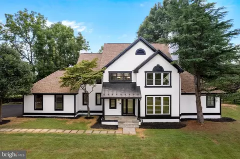 5801 Newbury St, Warrenton, VA 20187